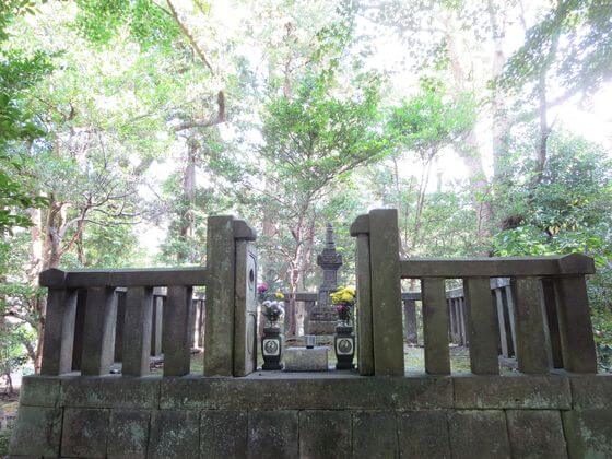 日野俊基墓