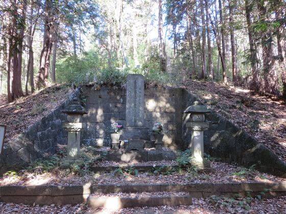 黒田直邦の墓