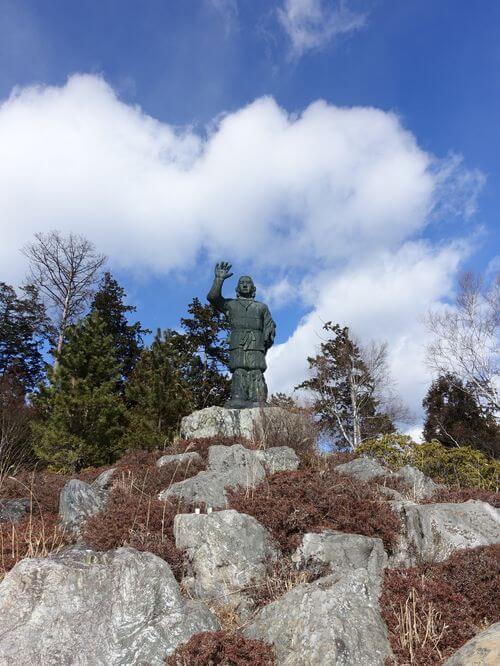 三峯神社 日本武尊銅像